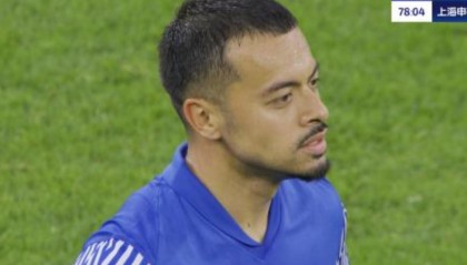 爱游戏体育-法甲教练比赛临场调整策略实例分析