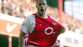 爱游戏体育-英超联赛最搞笑“逗比”球员言行盘点与球迷反响